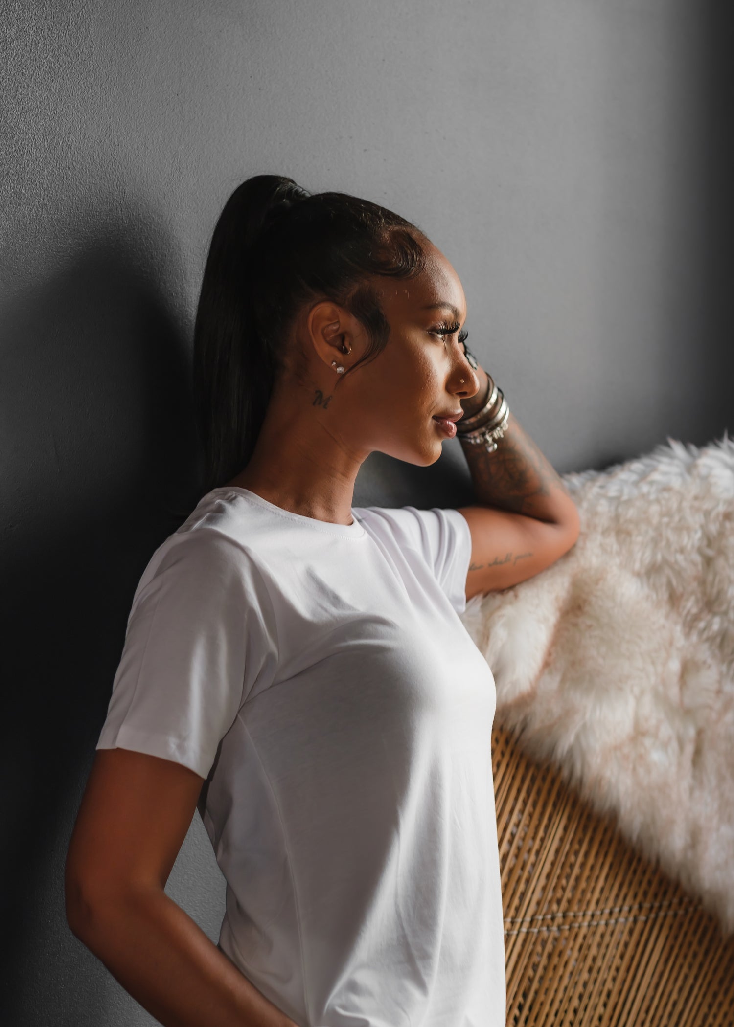 Woman modeling a blank white t shirt| IslandWear Fashion 